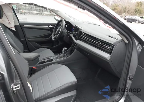 2025 Volkswagen Jetta 1.5T Se from USA, damaged, VIN 3VW7X7BU5SM004884